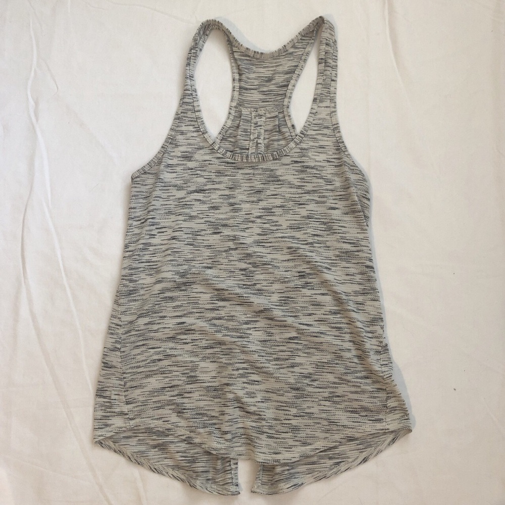 Lululemon tank sizes 4-6